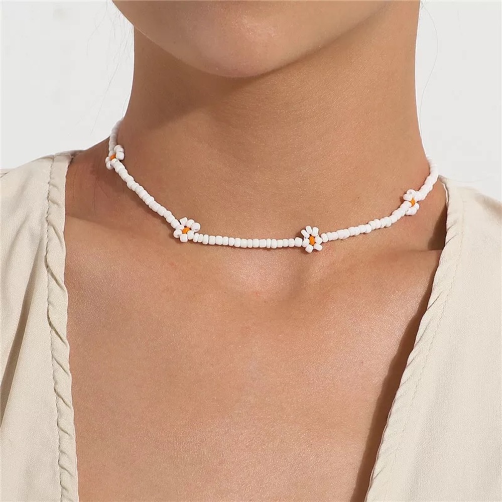 Y2K POOKA SHELL BEACH SYTLE RETRO FLOWER CHOKER NECKLACE